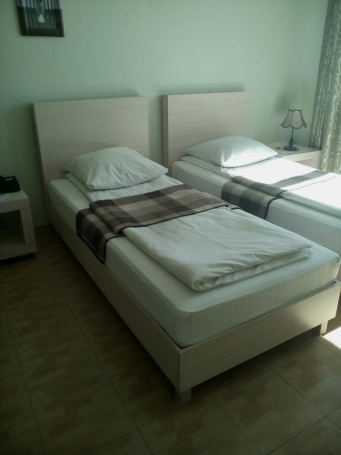 Hotel Aquarius Tjornomorsk Exteriör bild