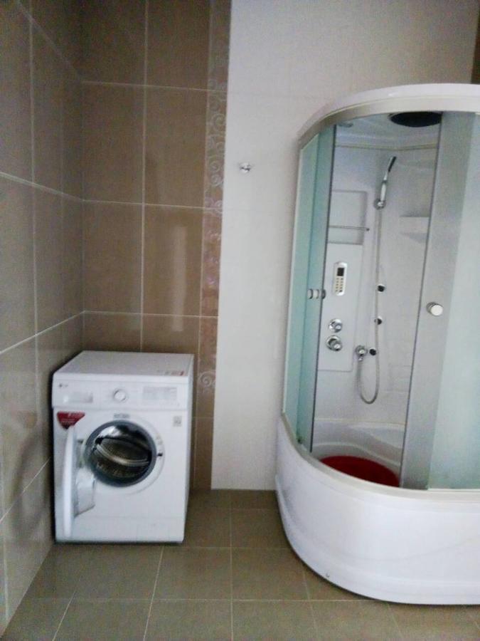 Hotel Aquarius Tjornomorsk Exteriör bild