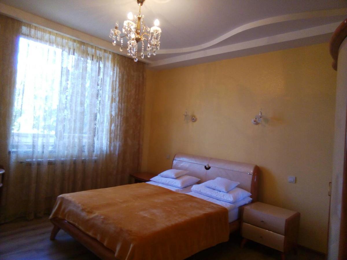 Hotel Aquarius Tjornomorsk Exteriör bild