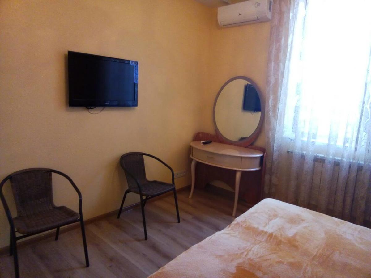 Hotel Aquarius Tjornomorsk Exteriör bild