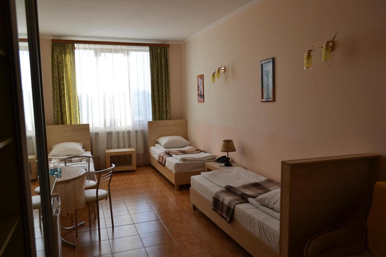 Hotel Aquarius Tjornomorsk Exteriör bild